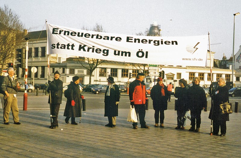 Demo Ruge EE statt Krieg um Öl